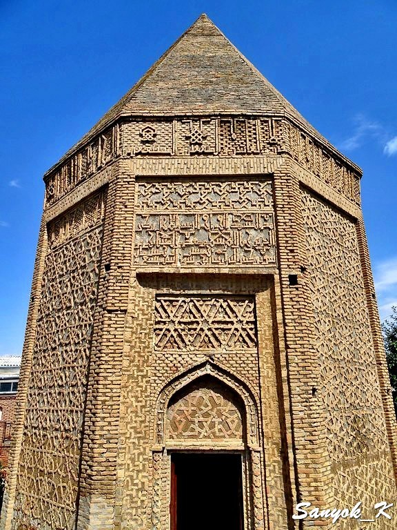 8512 Nakhchivan Mausoleum Yusif ibn Kuseyir Нахичевань Гробница Юсифа ибн Кусейра