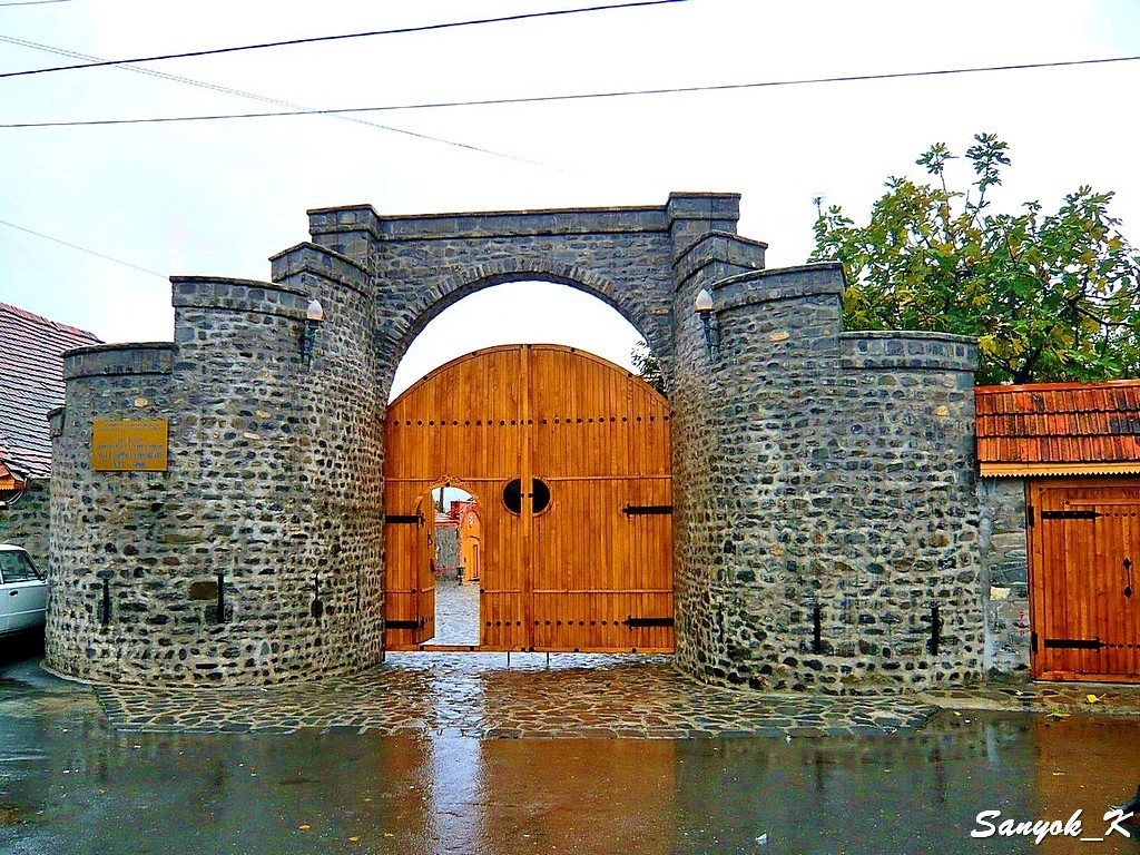 6947 Qakh Icheri Bazar fortress wall Гах Ичери базар крепость